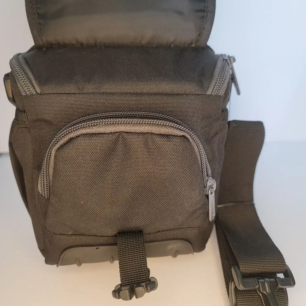 Lowepro Adventura SH 120 II Shoulder Bag for DSLR Camera Removable Strap